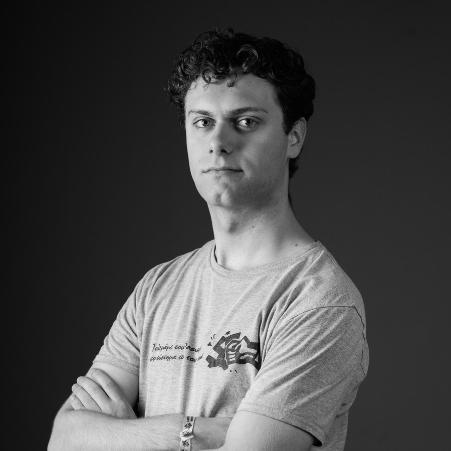 Andrin Bluvol (er/ihn)