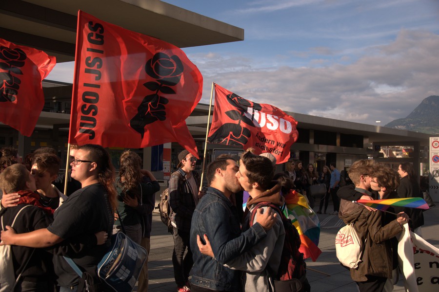 Küssen gegen Homo- und Transphobie